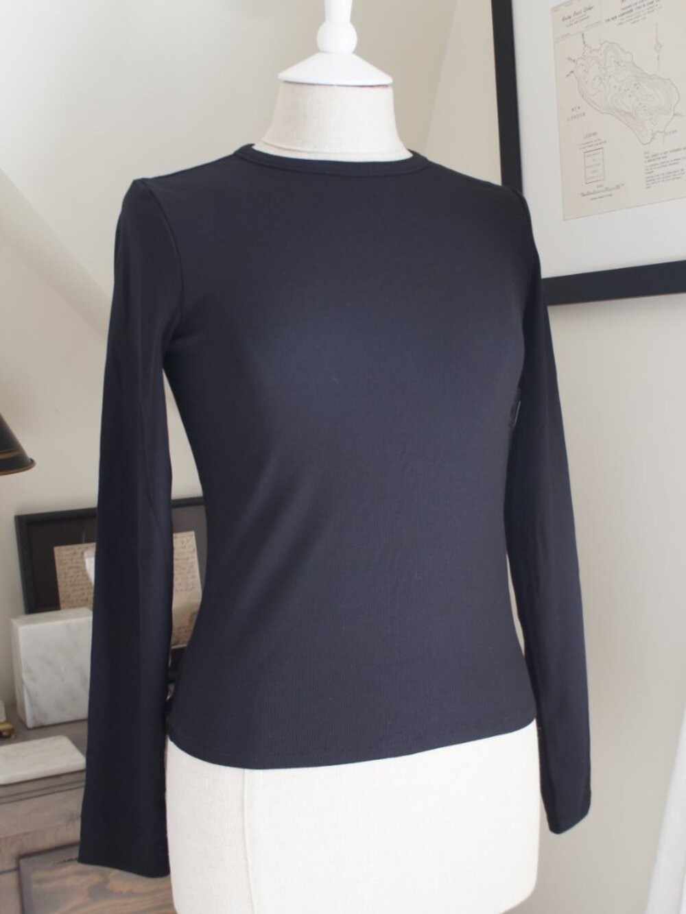 Athleta Signature Rib Long Sleeve Crew Shirt Size Small in Color Blacl